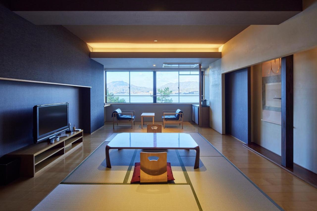 Itsukushima Iroha Hotel Hatsukaichi Exterior foto