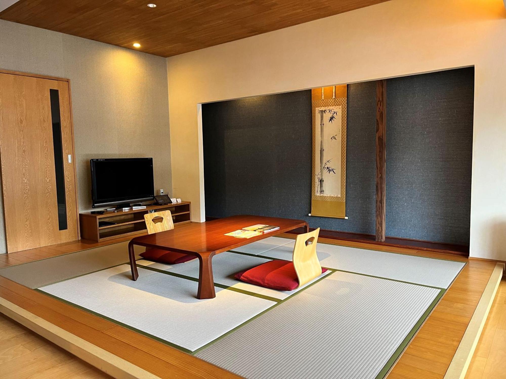 Itsukushima Iroha Hotel Hatsukaichi Exterior foto